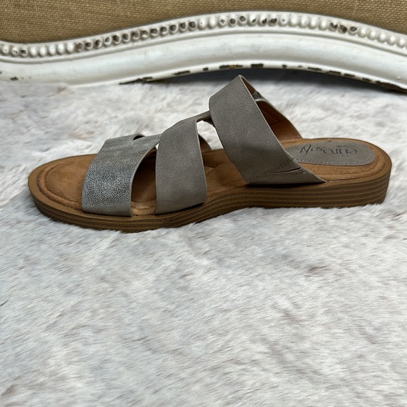 Euro Soft by Sofft | Nadine Grey & Silver Metallic Sandal - Picture 4 of 14